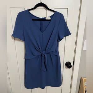 Everly Blue Tie Front Short Sleeve Dress Size Medium